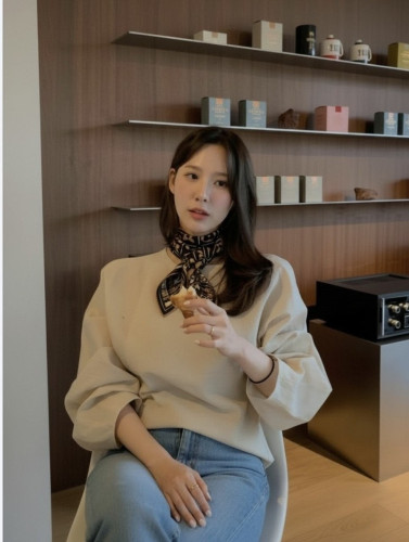 💕 루* 골드모노그램 로고 스카프