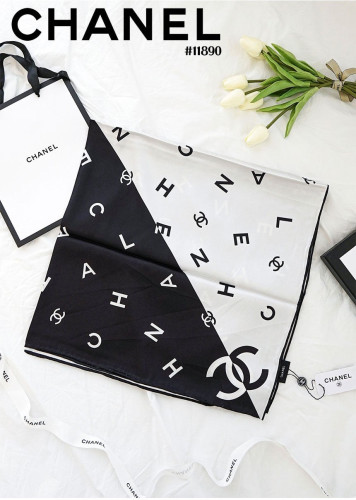 🍀 [CHANEL] 샤넬 블랙화이트 콤비 스퀘어 스카프 🍀