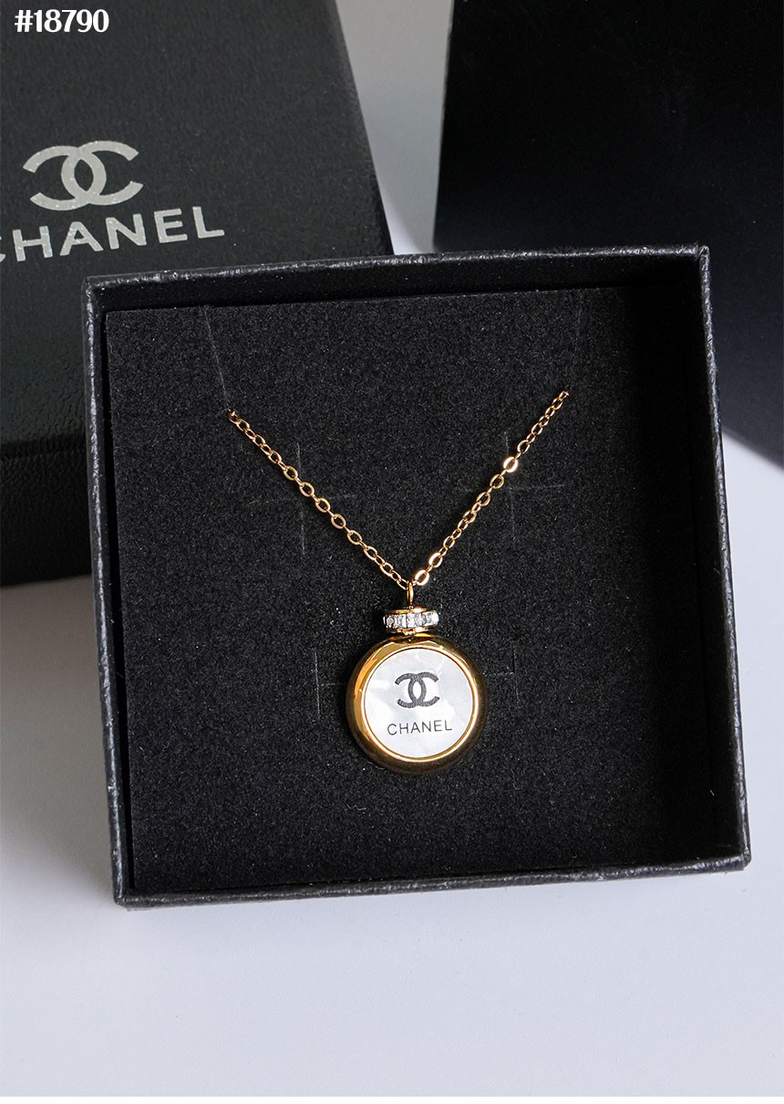🔆 [CHANEL] 샤넬 CC 화이트 펄 펜던트 써클 네크리스 🔆
