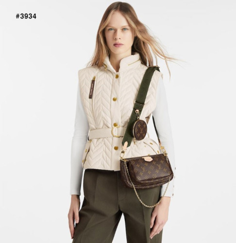 🍀 [LOUIS VUITTON] 루이비통 멀티 포쉐트 악세수아 모노그램 크로스백 🍀