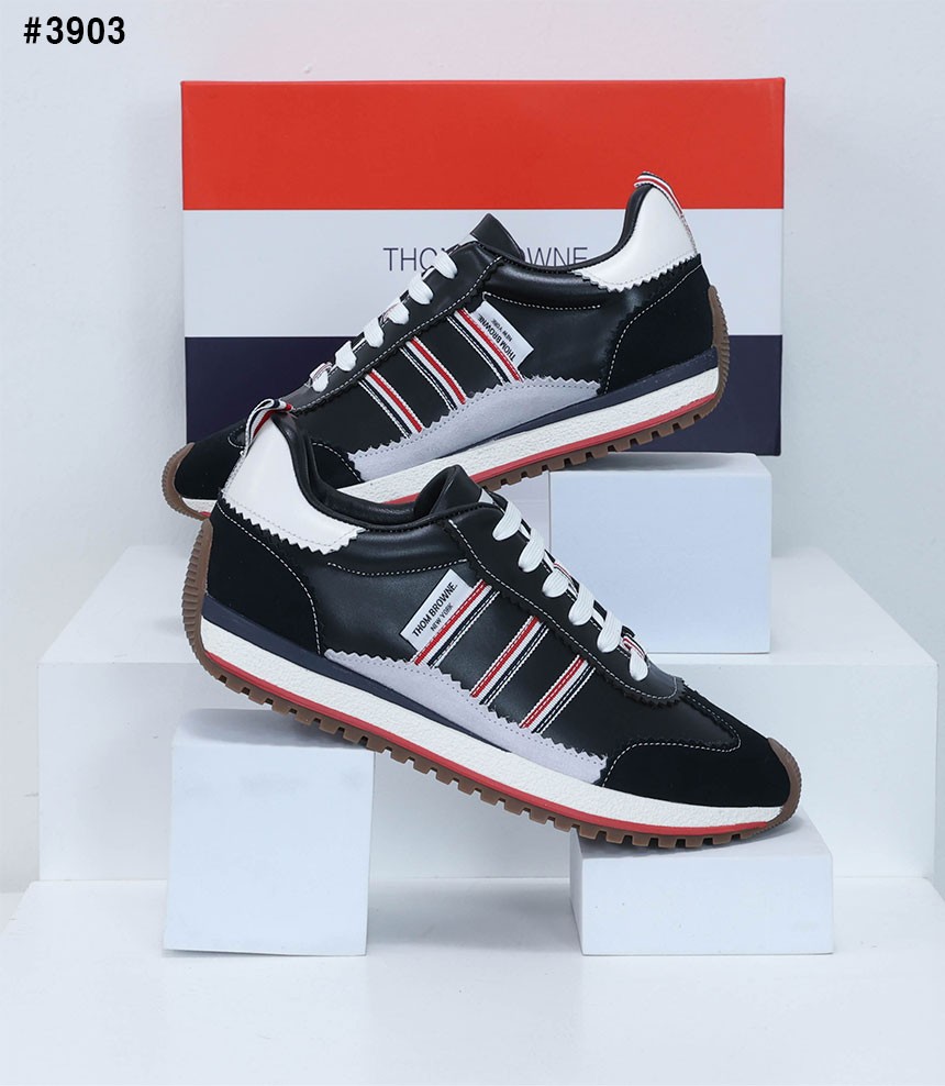🍀 [THOM BROWNE] 톰브라운 삼선탭 테크 러너 스니커즈 🍀
