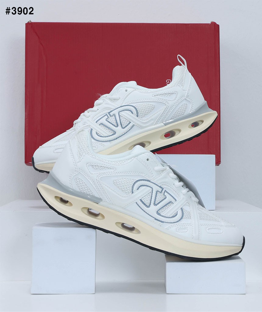 🍀 [VALENTINO] 발렌티노 화이트 VLogo 이지조그(Easyjog) 스니커즈 🍀