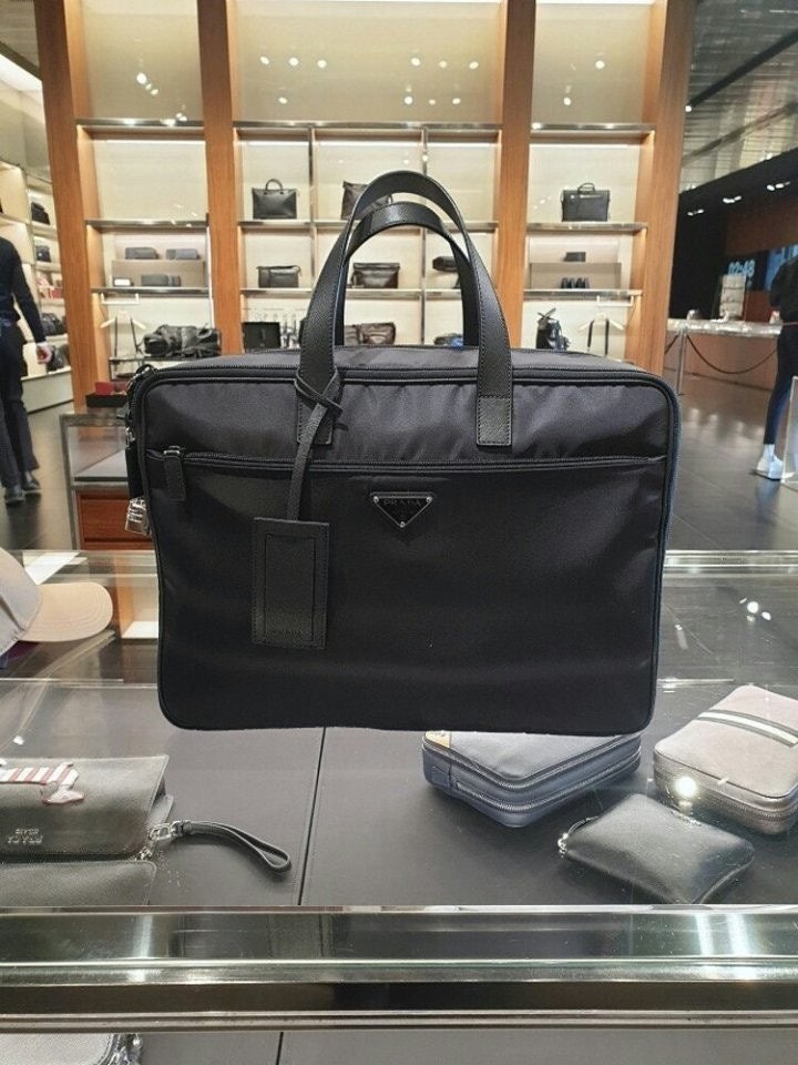 💕 프** Re-Nylon and Saffiano leather briefcase 브리프케이스 리나일론 사피아노