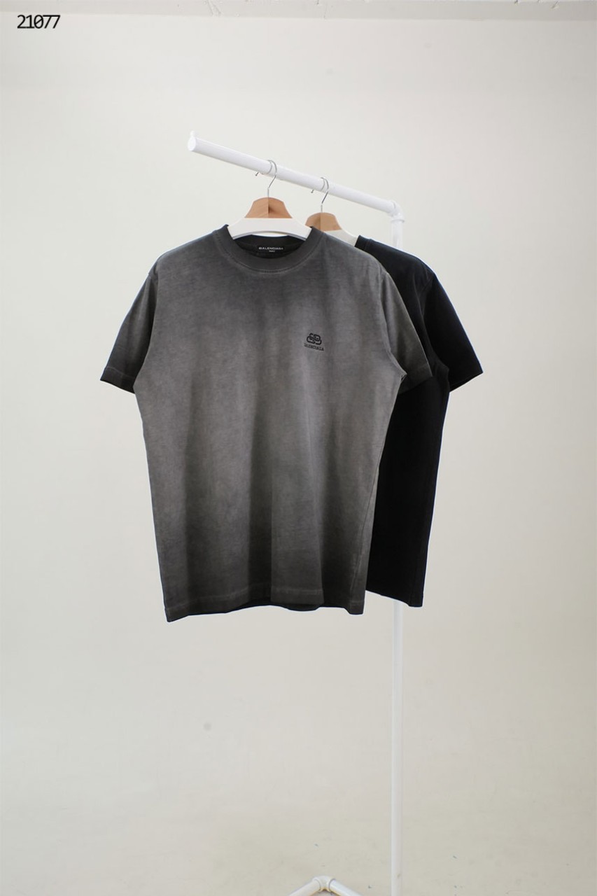 🔆 [BALENCIAGA] 발렌시아가 빈티지 워싱 레터링 자수 반팔 티셔츠 🔆