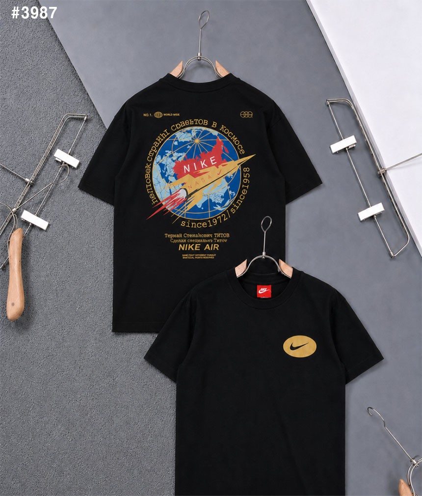 🍀 [NIKE] 나이키 골드스우시 NASA 테마 그래픽 티셔츠 🍀
