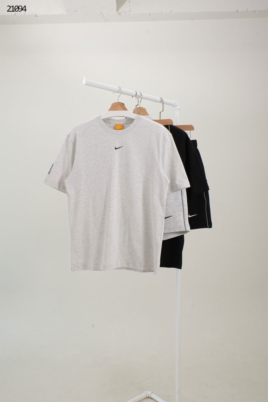 🔆 [NIKE] 나이키 X 녹타 프린팅 반팔 티셔츠 & 라인 포인트 추리닝 숏 팬츠 세트 🔆
