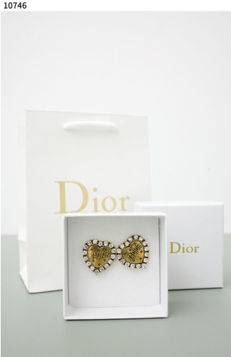 #디올 [Christian Dior] 디올 dior ja 레터링 하트 귀걸이 신상입고💢 #귀걸이 #10746