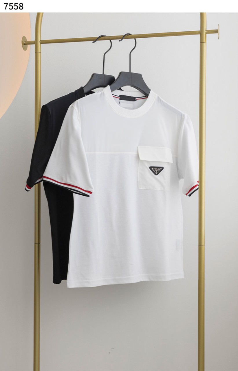 #프라다 [PRADA] 배색 포켓 라운드 티셔츠 신상입고💢 #상의 #티셔츠 #7558