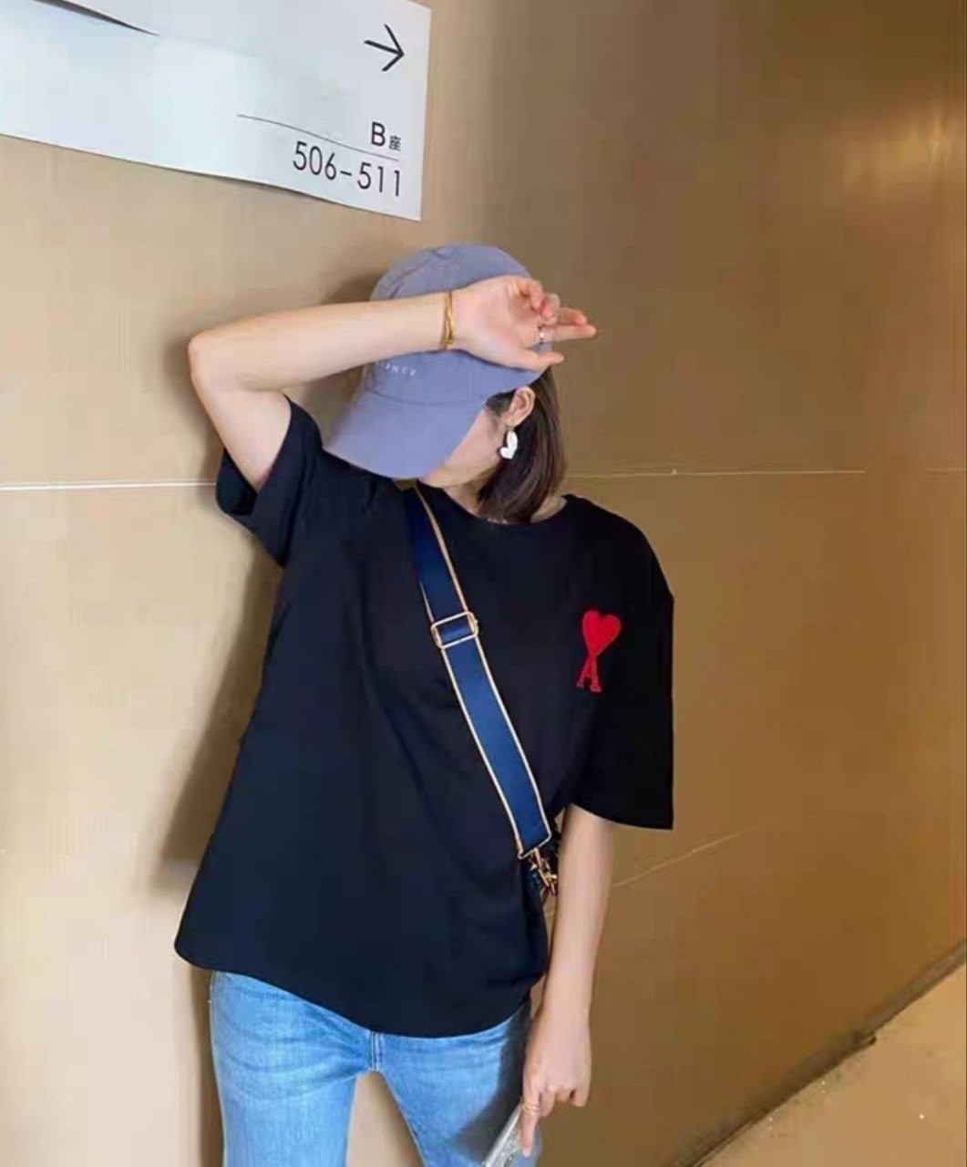 AM 빅하트 자수 라운드 반팔 (여성용)