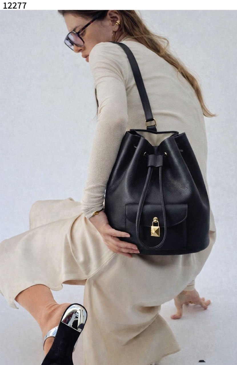 💕 로* 피아나 수입프리미엄급 Extra Drawstring backpack L27 Calfskin Black
