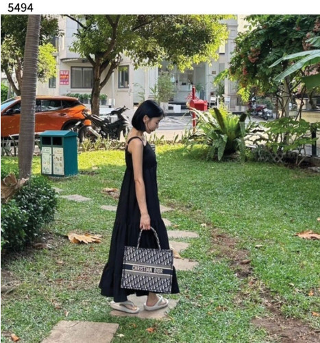 💕 디* 수입프리미엄급 북도트 미디엄백