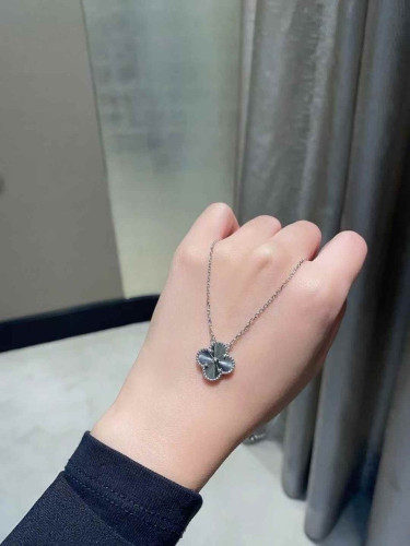 💕 반*** 앤 아펠 빈티지 알함브라 펜던트 (화이트골드)