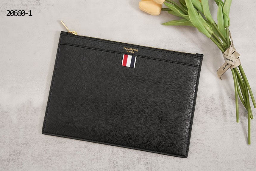 🔆 [THOM BROWNE] 톰브라운 페블 그레인 도큐먼트 홀더 클러치 🔆