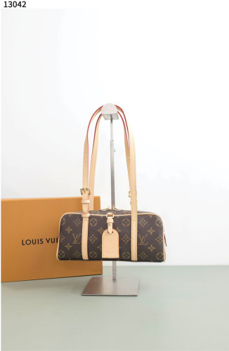 #루이비통 [Louis Vuitton] 행 온  모노그램 핸드백 신상입고💢 #가방 #13042