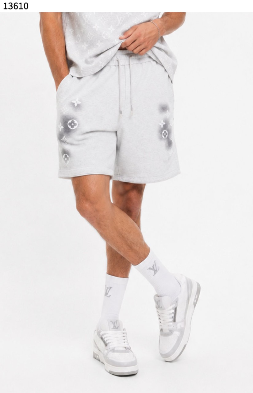 #루이비통 [Louis Vuitton] 수입 고급 엠브로이더드 시그니처 쇼츠 신상입고💢 #하의 #팬츠 #13 610
