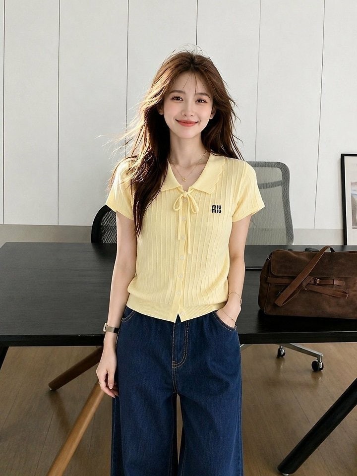 💕 미*** 물결카라 버튼 리본니트