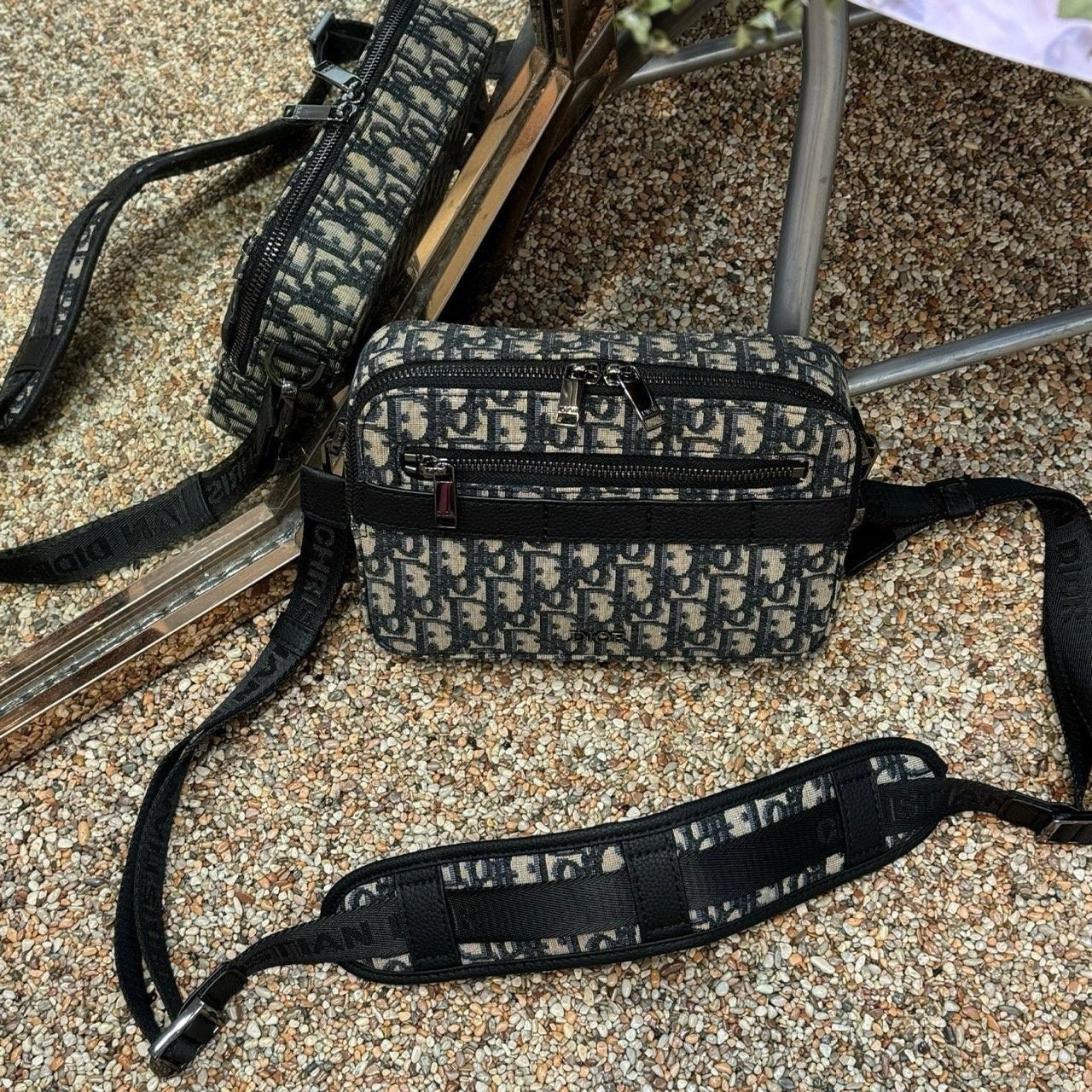 💕 디* 옴므 메신져백